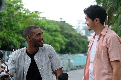 Henry Golding đóng vai một người Việt Nam trong câu chuyện tình trai giữa lòng Sài Gòn "Monsoon" - Nguồn: Digital Spy Henry Golding đóng vai một người Việt Nam trong câu chuyện tình trai giữa lòng Sài Gòn "Monsoon" - Nguồn: Digital Spy