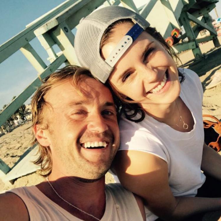 Dù không đến được với nhau, cả 2 vẫn luôn là những người bạn thân thiết. - Nguồn: Pinkvilla Dù không đến được với nhau, cả 2 vẫn luôn là những người bạn thân thiết. - Nguồn: Pinkvilla