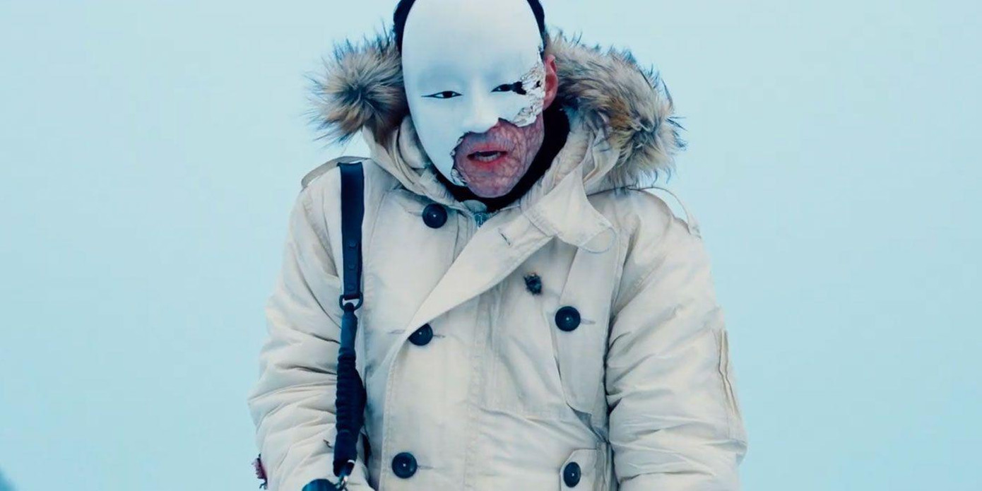 Ác nhân Safin giấu mình sau tấm mặt nạ khuyết là một trong những điểm gây chú ý của bộ phim. - Nguồn: Verve Times Ác nhân Safin giấu mình sau tấm mặt nạ khuyết là một trong những điểm gây chú ý của bộ phim. - Nguồn: Verve Times