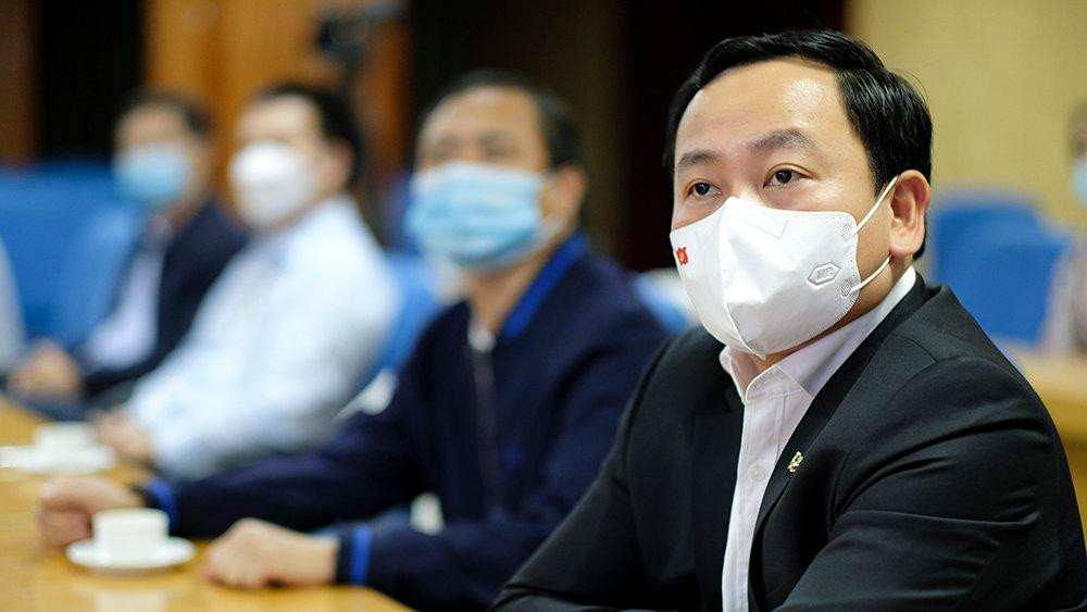 Lãnh đạo và cán bộ các cơ quan Đảng Trung ương tham dự chương trình. Lãnh đạo và cán bộ các cơ quan Đảng Trung ương tham dự chương trình.