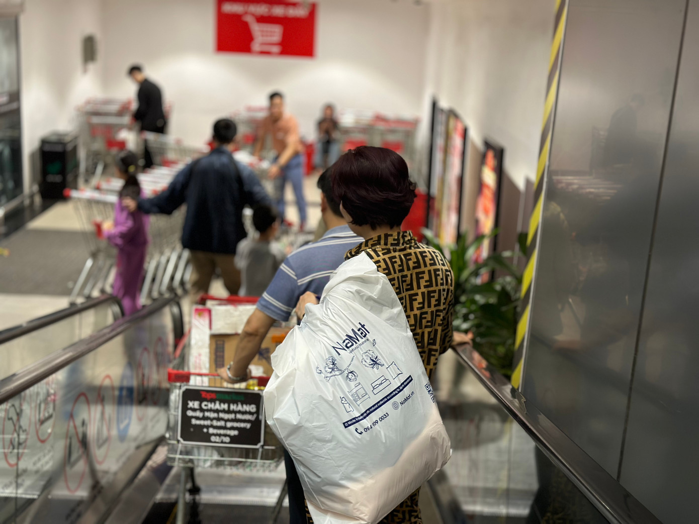 Các siêu thị đã thông báo lịch nghỉ Tết và thời gian mở cửa trở lại để người dân mua sắm.