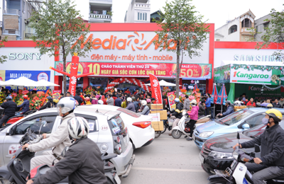 Chen lấn vì khuyến mãi khủng dịp khai trương siêu thị điện máy mới ảnh 4