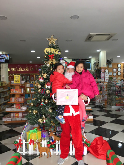 Ông già Noel bắt đầu hành trình trao yêu thương mùa giáng sinh 2015 ảnh 1