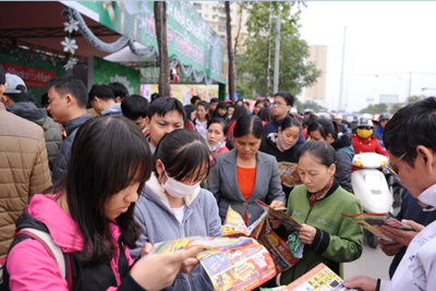 Chen lấn vì khuyến mãi khủng dịp khai trương siêu thị điện máy mới ảnh 5