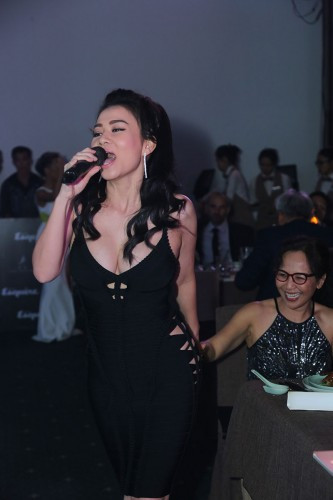 Bình Minh “chủ trì” bữa tiệc tri ân của doanh nhân Việt ảnh 5