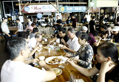 Rực rỡ sắc màu tại Aeon mall Long Biên ảnh 5