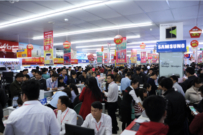 Chen lấn vì khuyến mãi khủng dịp khai trương siêu thị điện máy mới ảnh 7