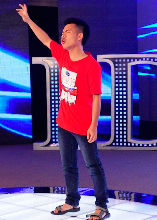 Nguyễn Như Hiếu thể hiện một cách thảm họa 3 ca khúc theo 3 thể loại: nhẹ nhàng, sôi động và....giản dị. Nguyễn Như Hiếu thể hiện một cách thảm họa 3 ca khúc theo 3 thể loại: nhẹ nhàng, sôi động và....giản dị