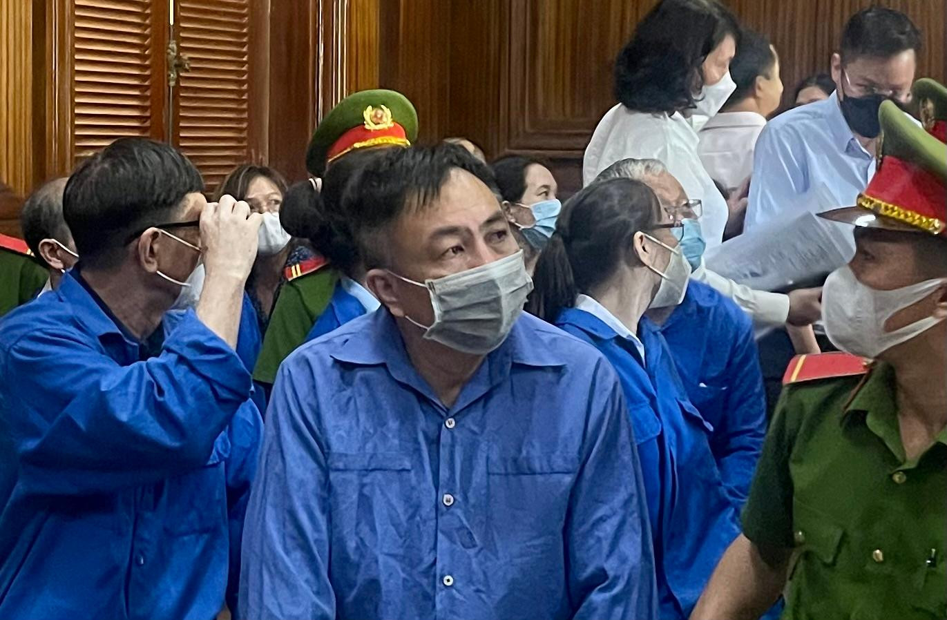 Cựu Giám đốc Bệnh viện Mắt TPHCM Nguyễn Minh Khải bị tuyên phạt 7 năm tù.