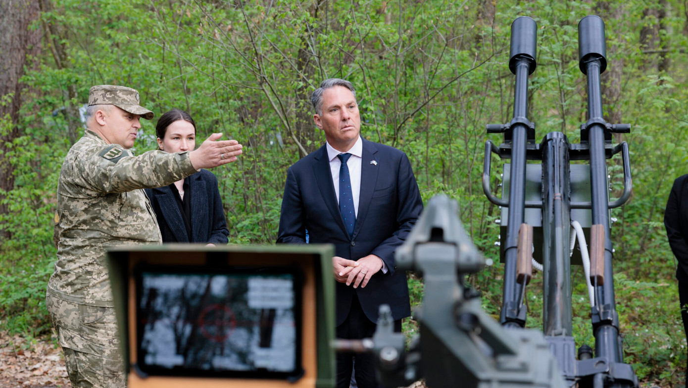 Bộ trưởng Quốc phòng Úc Richard Marles thăm Ukraine ngày 27/4/2024. Ảnh: BQP Úc.