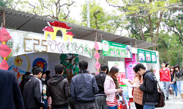 Ngày hội tình nguyện là dịp để các tình nguyện viên, các tổ chức tình nguyện giao lưu, trao đổi kinh nghiệm