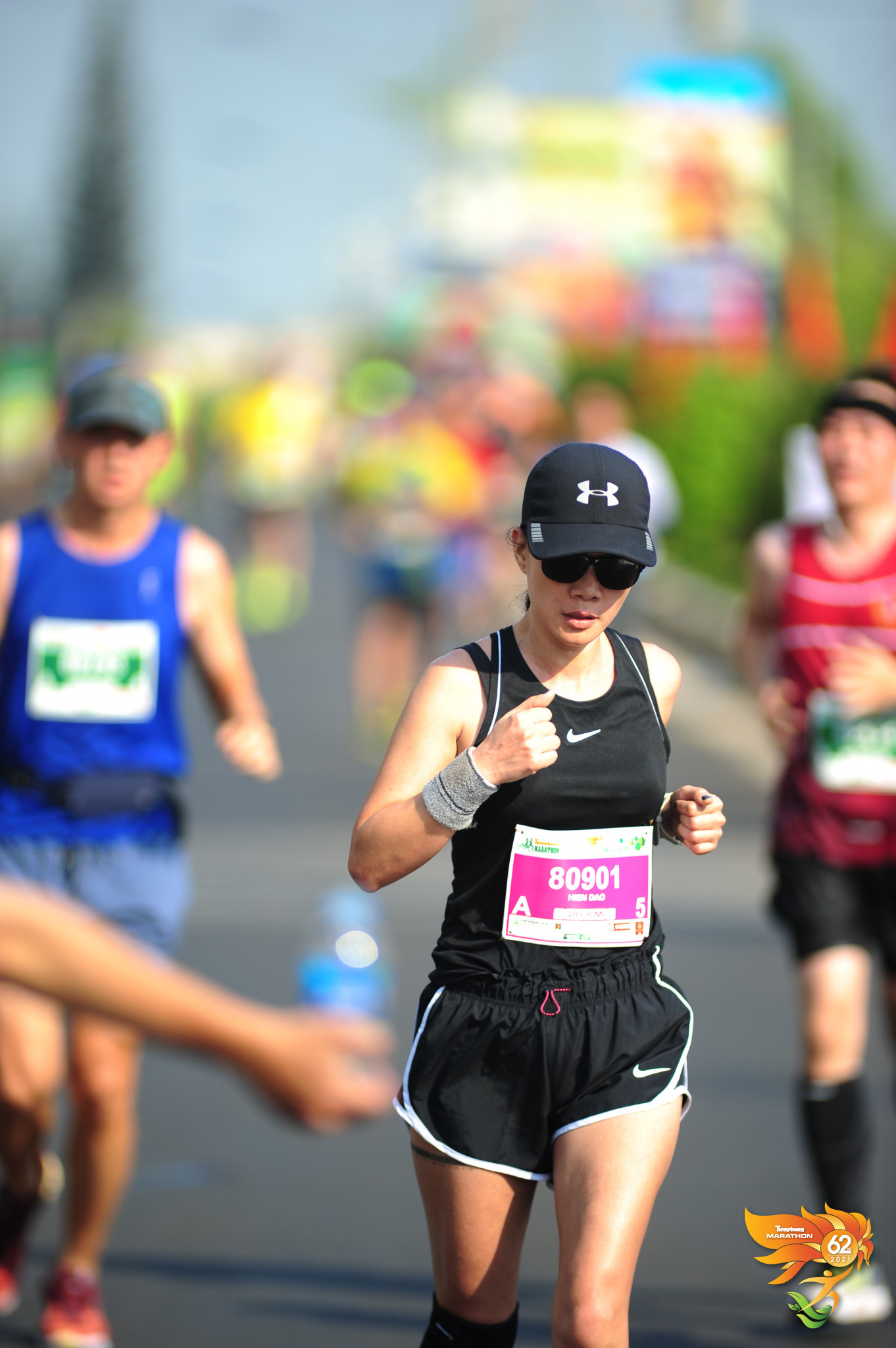 Chị Đào Thu Hiền giành hạng 3 nhóm tuổi cự ly 21km trong lần đầu dự Tiền Phong Marathon tại Gia Lai Chị Đào Thu Hiền giành hạng 3 nhóm tuổi cự ly 21km trong lần đầu dự Tiền Phong Marathon tại Gia Lai