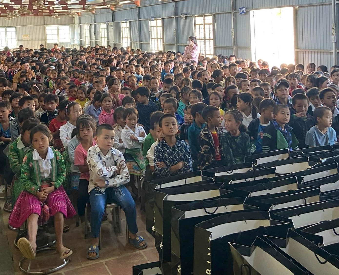 Trường có 680 học sinh từ lớp 1 đến lớp 5