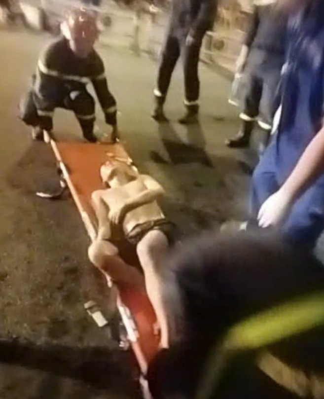 8 nạn nhân được cứu ra khỏi đám cháy.