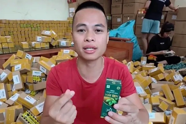 Lê Văn Hải chủ kênh TikTok "Gia đình Hải Sen" bán hàng giả, hàng nhái quy mô lớn vừa bị cơ quan chức năng triệt phá.