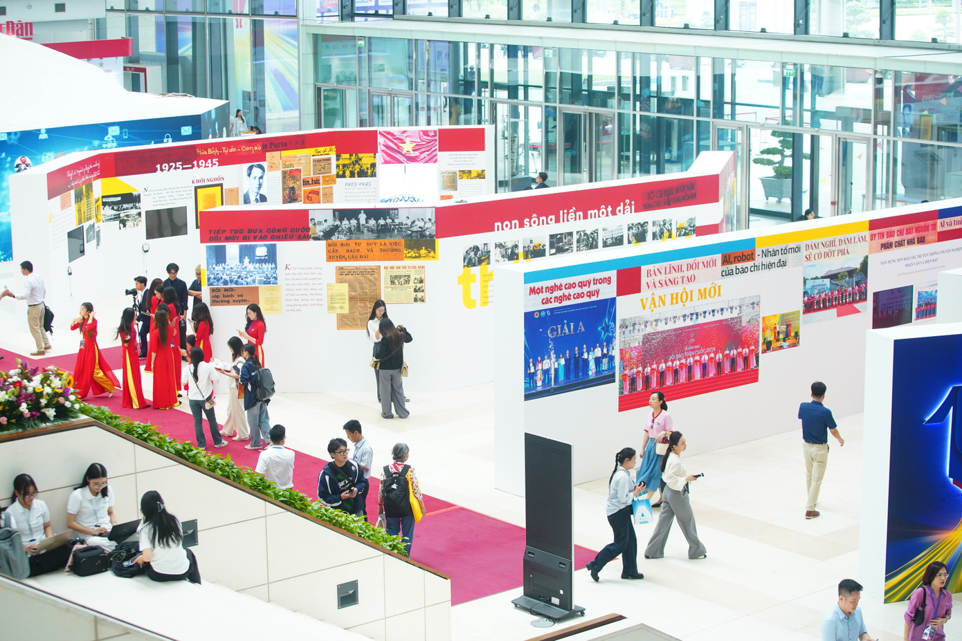 Hội báo toàn quốc 2025 đang diễn ra tại Trung tâm Hội nghị quốc gia Mỹ Đình kỷ niệm 100 năm Ngày Báo chí Cách mạng Việt Nam. Ảnh: Duy Phạm. Hội báo toàn quốc 2025 đang diễn ra tại Trung tâm Hội nghị quốc gia Mỹ Đình kỷ niệm 100 năm Ngày Báo chí Cách mạng Việt Nam. Ảnh: Duy Phạm.