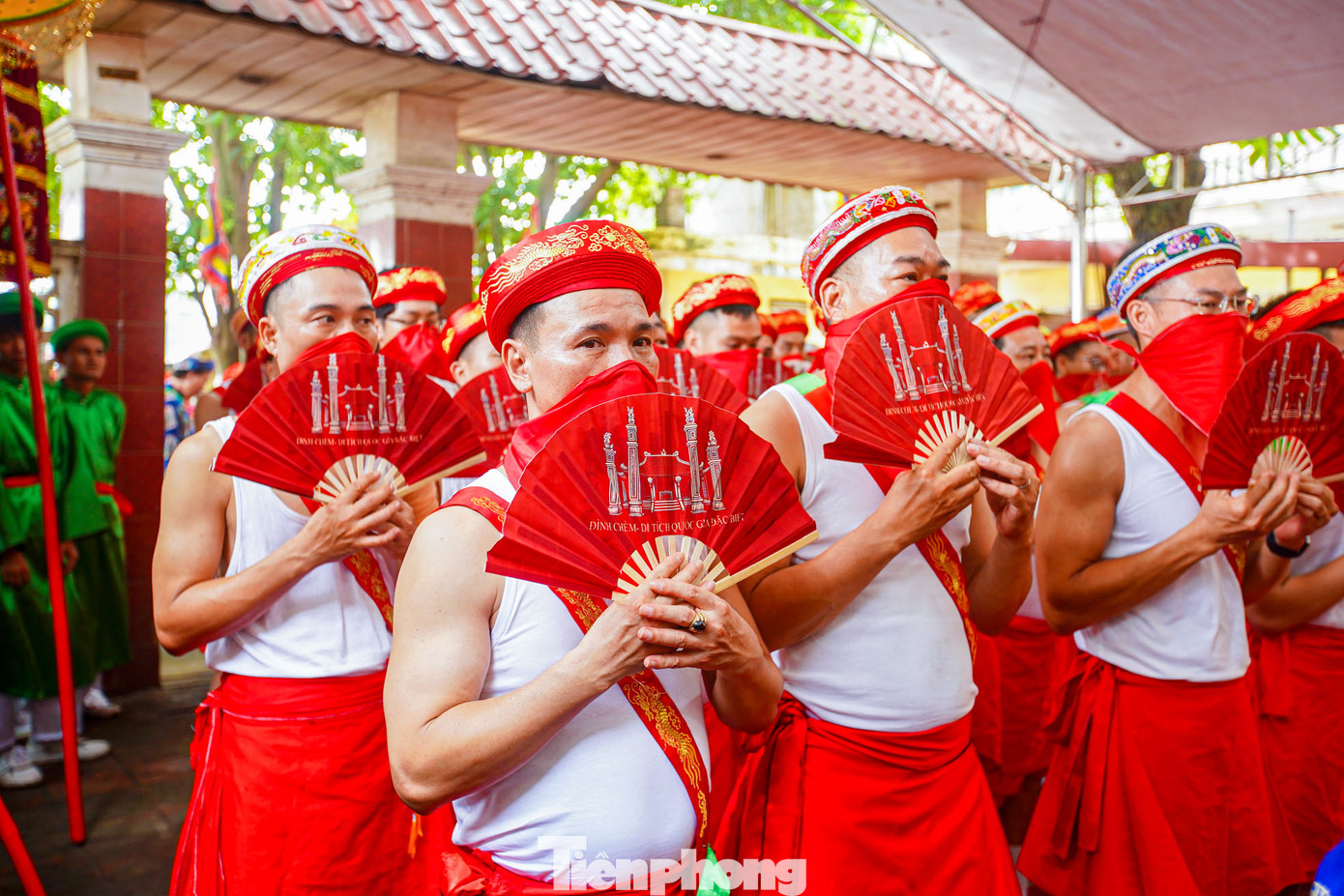 Hội đình Chèm là một trong những lễ hội cổ, với nhiều nghi lễ đặc trưng cho các sinh hoạt văn hóa của cư dân nông nghiệp lúa nước vùng đồng bằng sông Hồng. Ngày 17/6/2016, lễ hội đình Chèm đã được Bộ Văn hóa, Thể thao và Du lịch công nhận là Di sản văn hóa phi vật thể quốc gia.