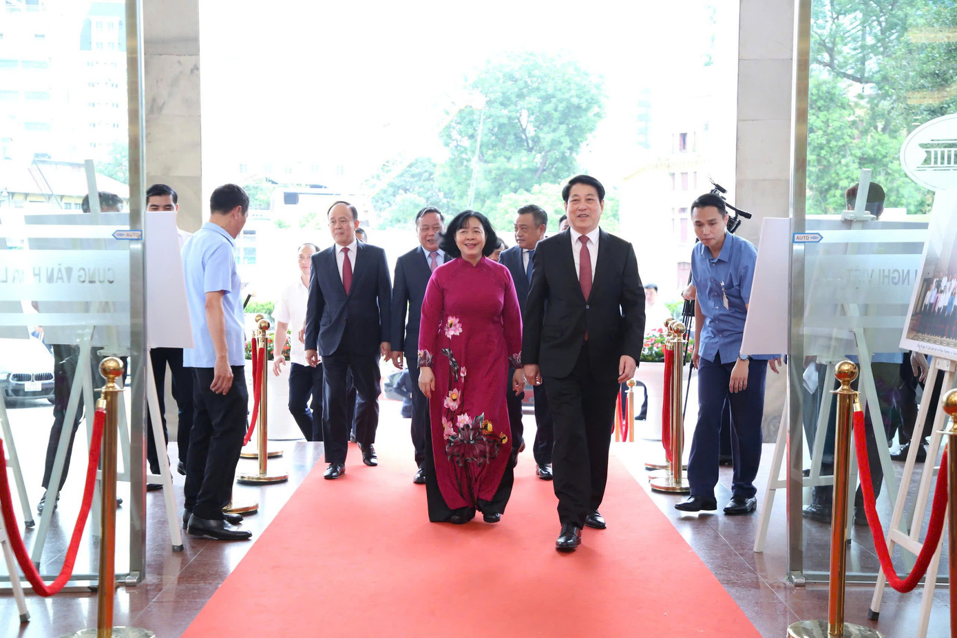 Chủ tịch nước Lương Cường tới dự lễ công bố Nghị quyết của Ủy ban Thường vụ Quốc hội về sắp xếp các đơn vị hành chính cấp xã, phường TP. Hà Nội.