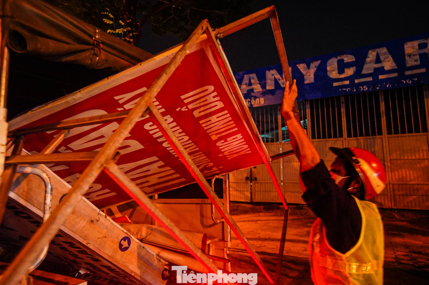 Trong đó, 183 trường hợp lấn chiếm hè phố, lòng đường để kinh doanh, bày hàng hóa, trông xe với tổng tiền phạt là 111.700.000 đồng.