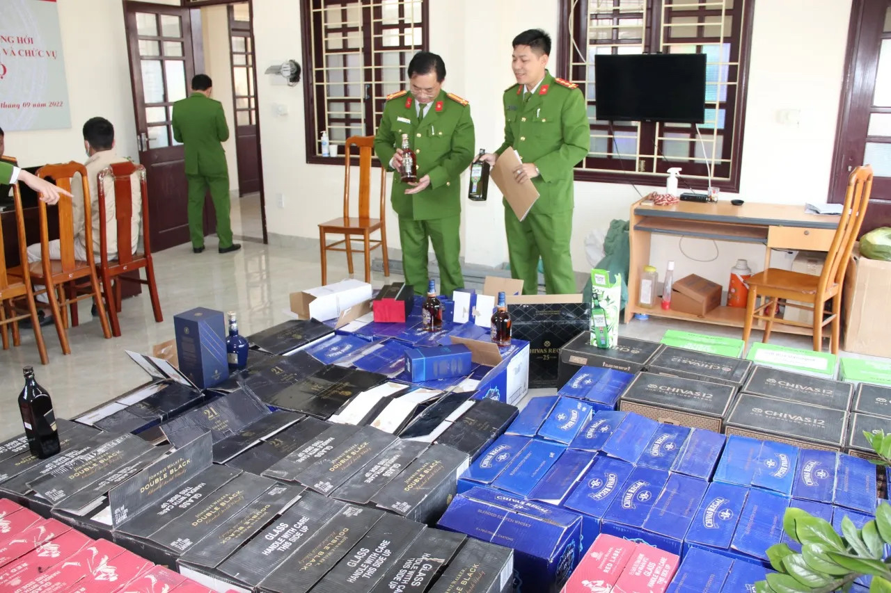 Số rượu ngoại bị lực lượng CA bắt giữ