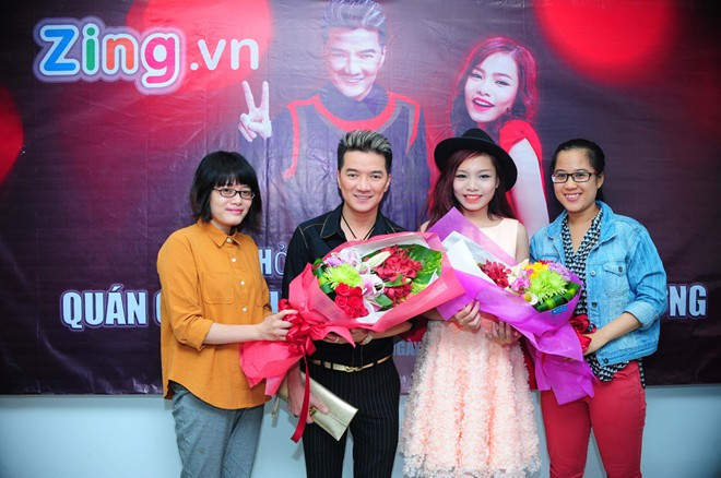 Hai thầy trò Mr Đàm - Thảo My trong buổi giao lưu