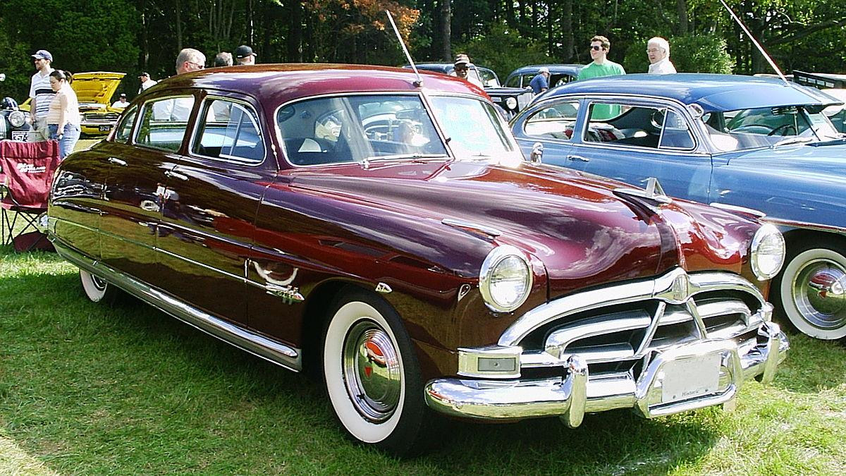 Mẫu xe Hudson Hornet lừng danh cũng nằm trong bộ sưu tập của Rapp