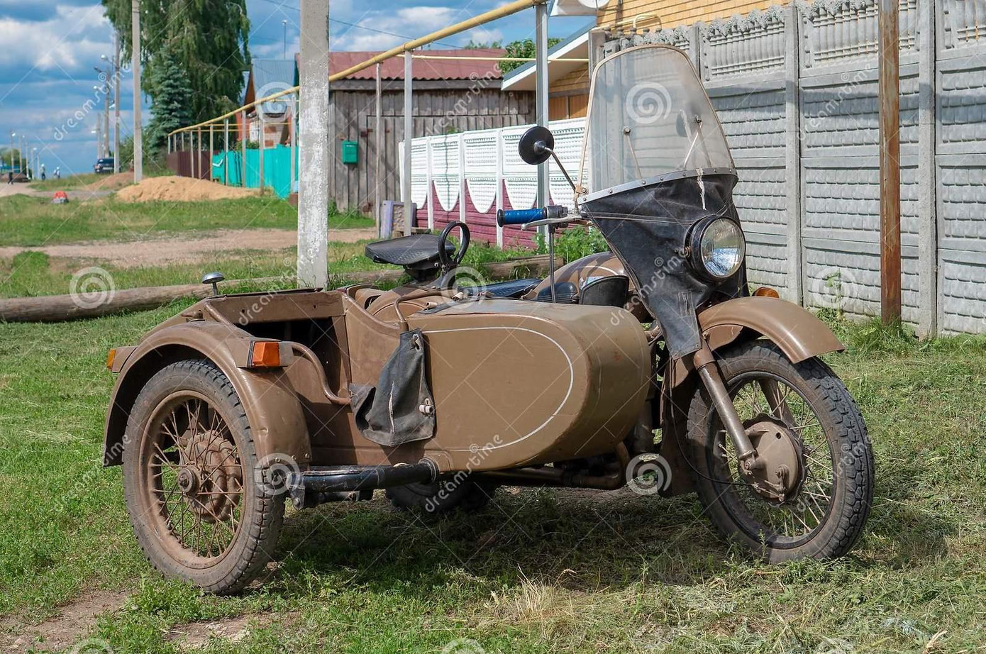 URAL Sidecar là mẫu xe mang tính biểu tượng của quân đội Nga