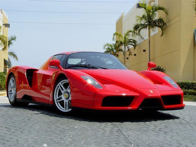 Chiếc Ferrari Enzo xuất hiện trong bộ sưu tập của Nicholas