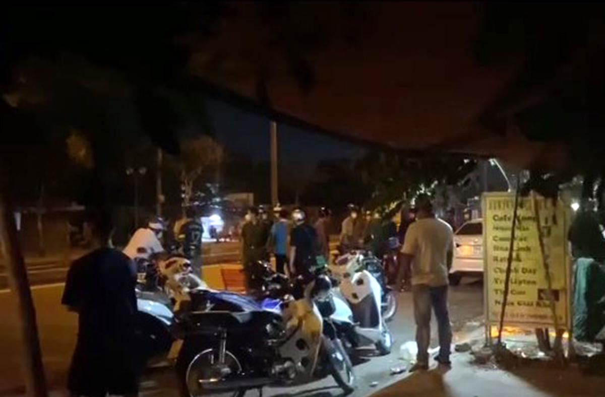 Công an điều tra vụ việc. Công an điều tra vụ việc.