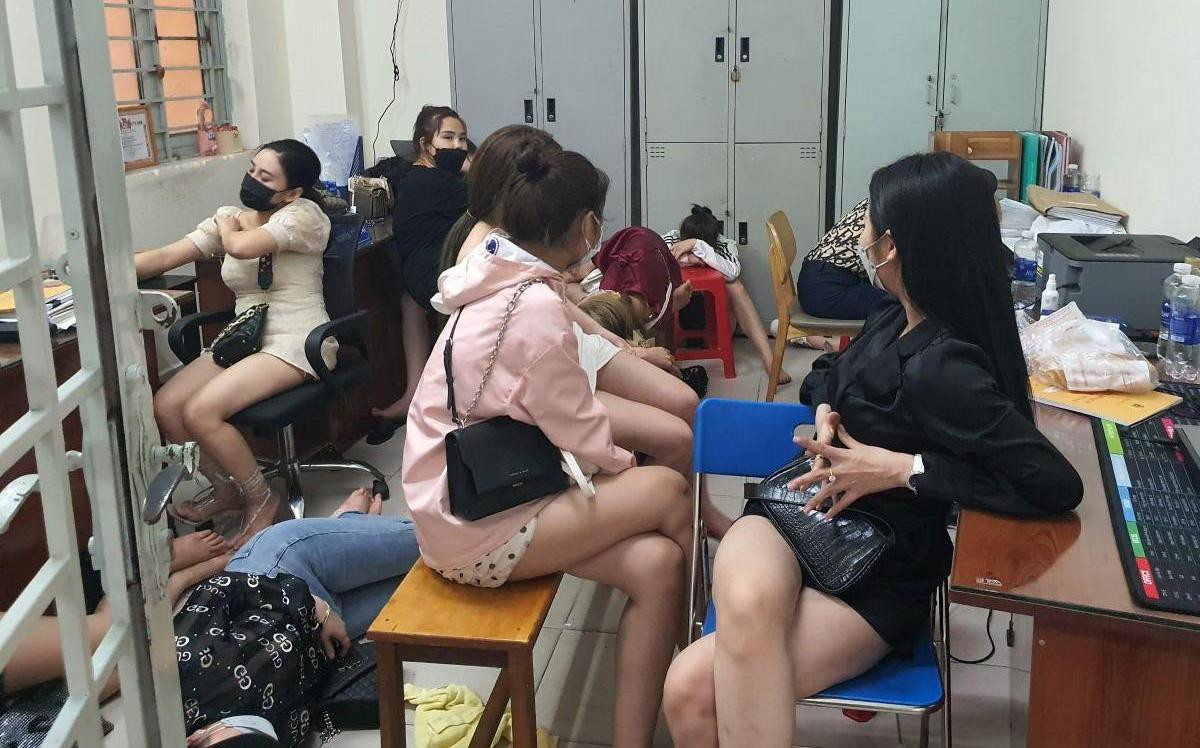 50 người dương tính với chất ma túy. 50 người dương tính với chất ma túy.