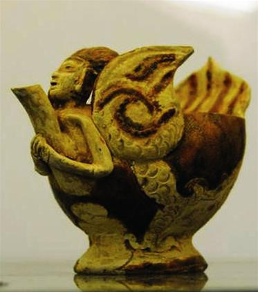 Tước gốm hoa nâu