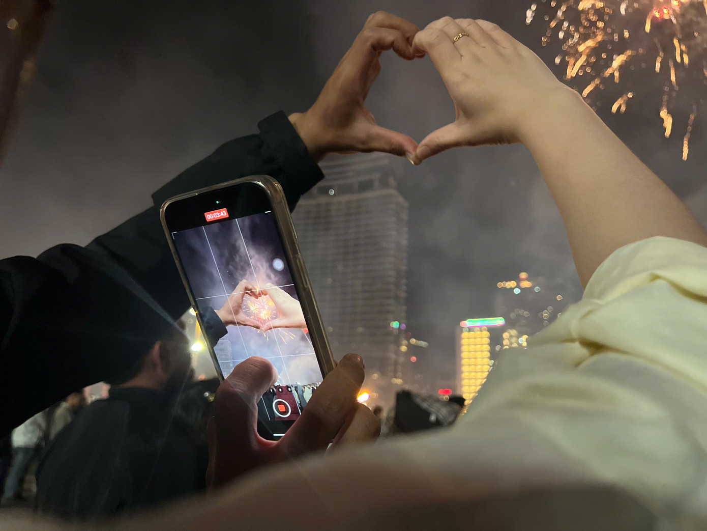 Pháo hoa rực sáng đón năm mới Ất Tỵ an lành, thịnh vượng ảnh 166 Pháo hoa rực sáng đón năm mới Ất Tỵ an lành, thịnh vượng ảnh 166