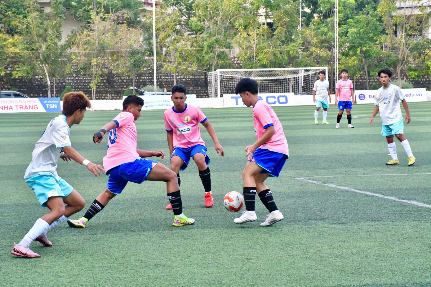 Trận đấu giữa đội Trường Đại học Nha Trang với Trường Đại học Đà Lạt vừa kết thúc với chiến thắng 5 - 0 dành cho Trường Đại học Nha Trang.