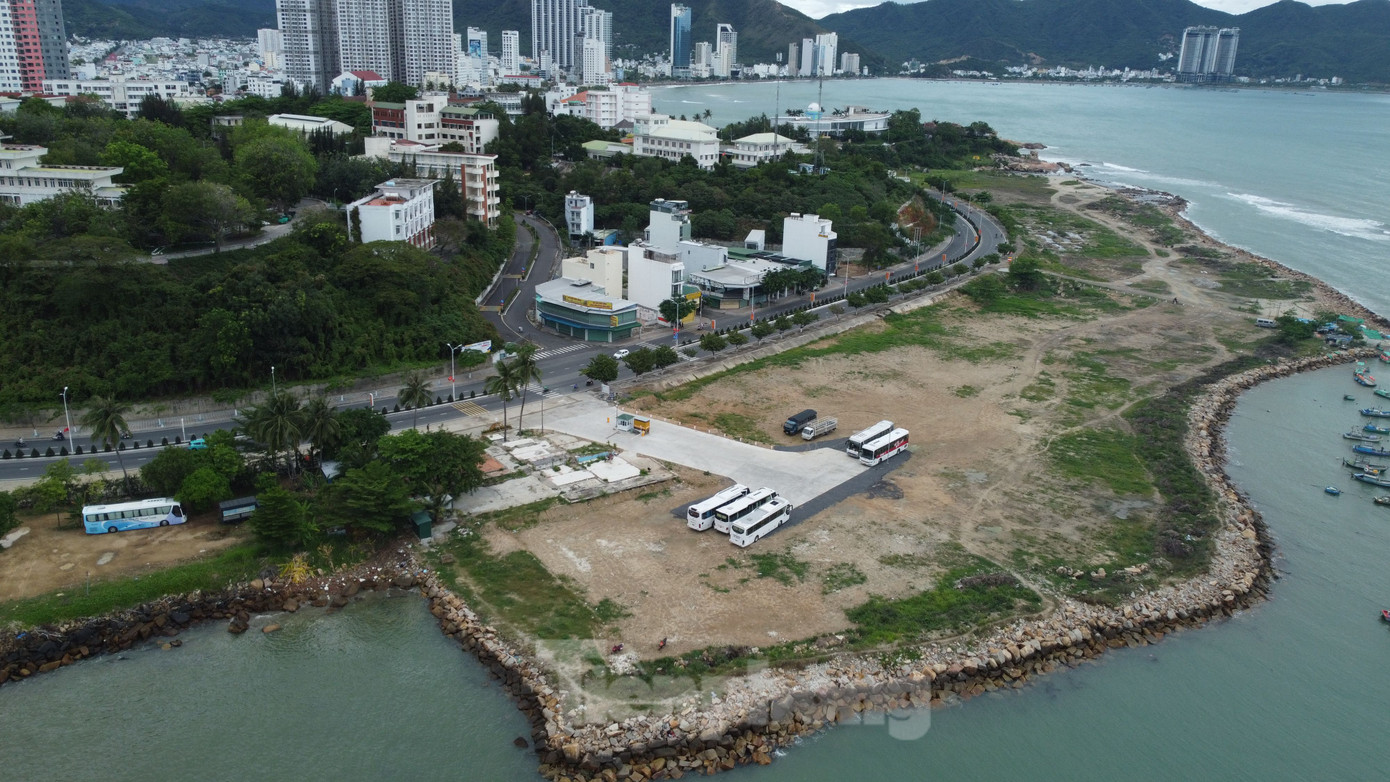 Bãi giữ xe số 2 Phạm Văn Đồng, TP. Nha Trang. Bãi giữ xe số 2 Phạm Văn Đồng, TP. Nha Trang.