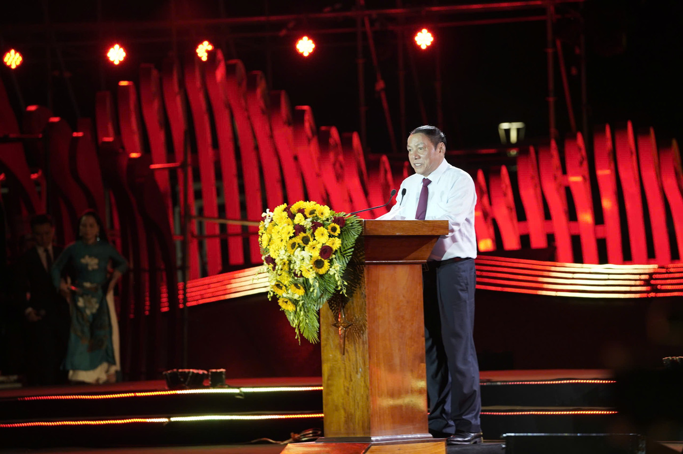 Bộ trưởng Bộ Văn hóa, Thể thao và Du lịch Nguyễn Văn Hùng. Bộ trưởng Bộ Văn hóa, Thể thao và Du lịch Nguyễn Văn Hùng.