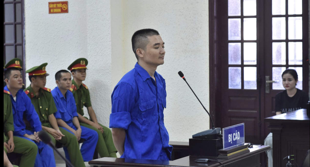 Bị cáo Nguyễn Quốc Quân (Quân Idol) trong phiên xét hỏi sáng 29/8. Bị cáo Nguyễn Quốc Quân (Quân Idol) trong phiên xét hỏi sáng 29/8.