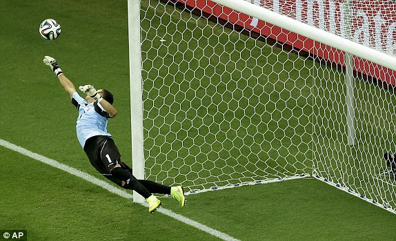 Costa Rica 'chết' trên chấm phạt đền, Hà Lan nhọc nhằn đi tiếp ảnh 4