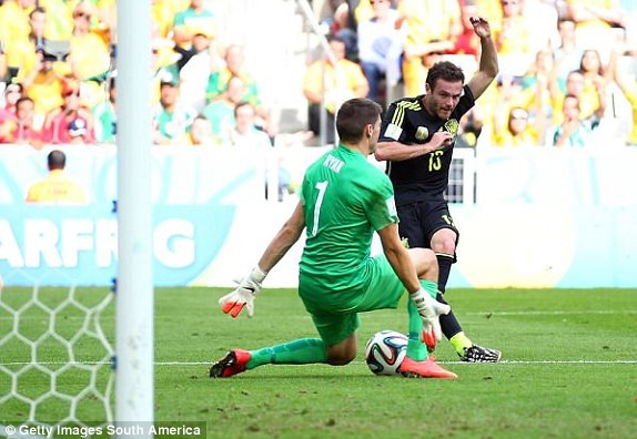 Hà Lan nhất bảng, Tây Ban Nha 'thắng' rửa mặt ảnh 3