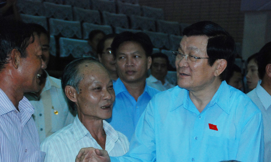 Chủ tịch nước Trương Tấn Sang tiếp xúc cử tri quận 4, TPHCM. Chủ tịch nước Trương Tấn Sang tiếp xúc cử tri quận 4, TPHCM