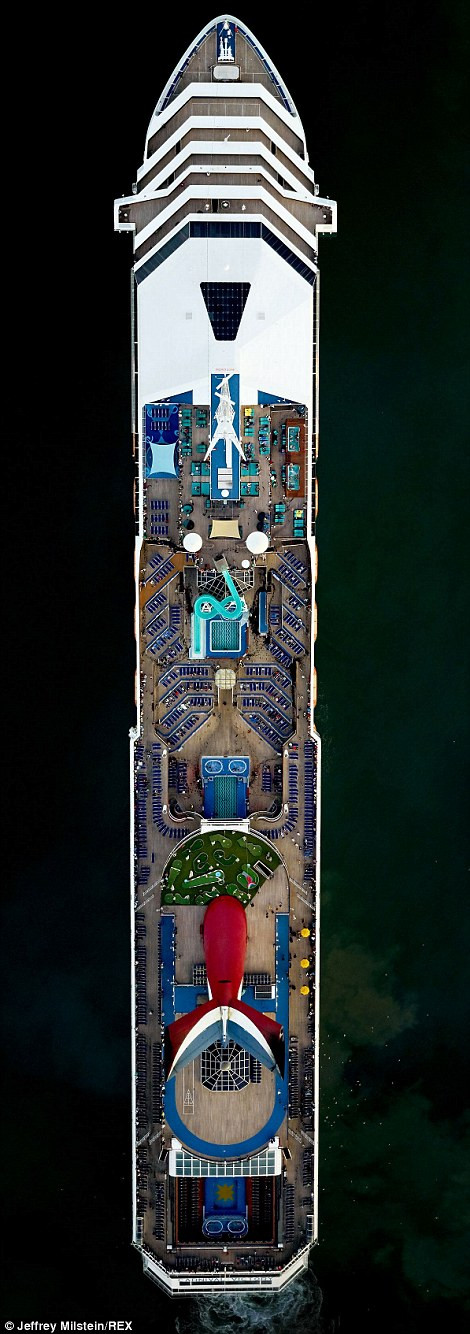 Những boong tàu khủng đẹp sững sờ nhìn từ trên cao ảnh 8