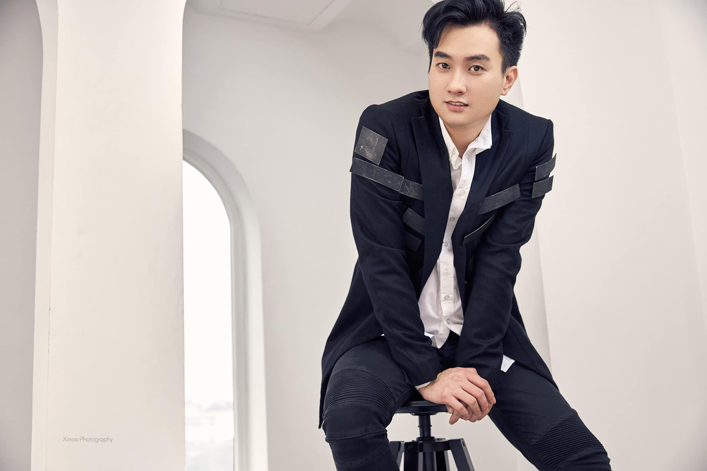 Anh Tuấn từng tham gia nhiều phim như Những nụ hôn rực rỡ, Cả một đời ân oán, Trái tim có nắng, Gạo nếp gạo tẻ... Ảnh: NVCC. Anh Tuan pho trong lang anh 3