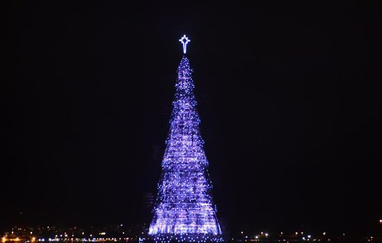Cây giáng sinh cao 85 mét tại thành phố Rio de Janeiro của Brazil 