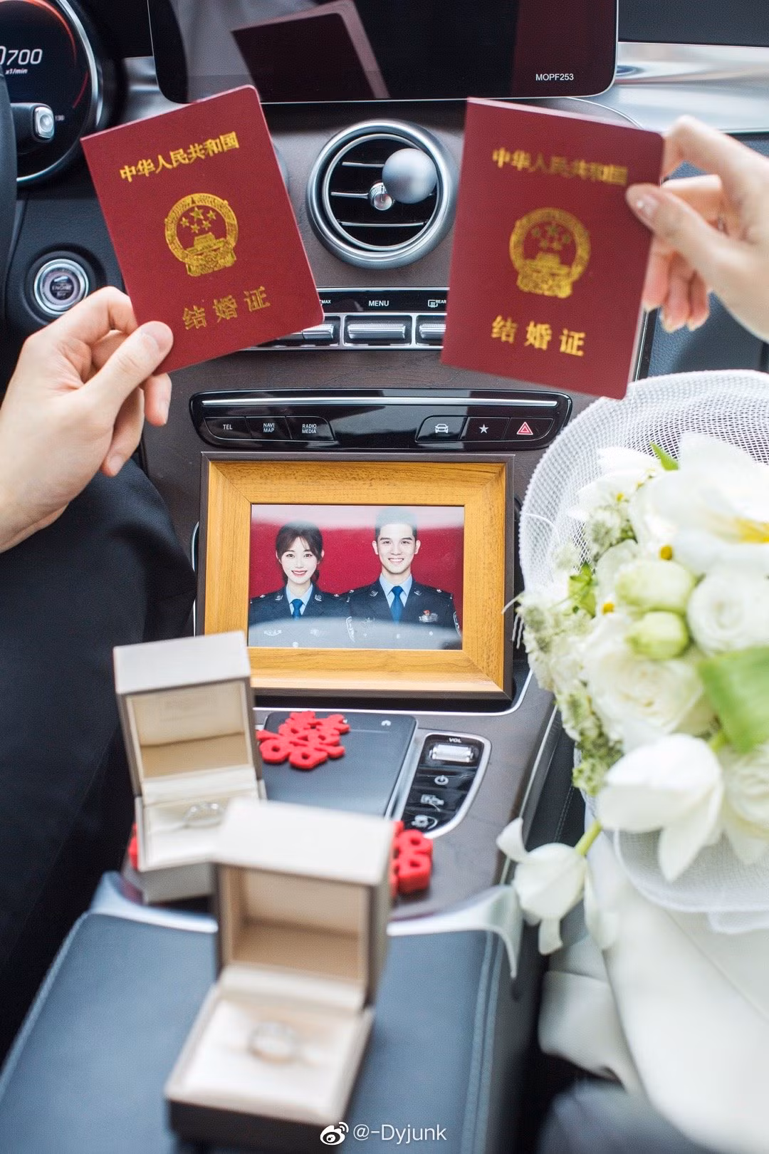 Album cưới siêu ngọt ngào khiến netizen "tan chảy". Nguồn: WBNV