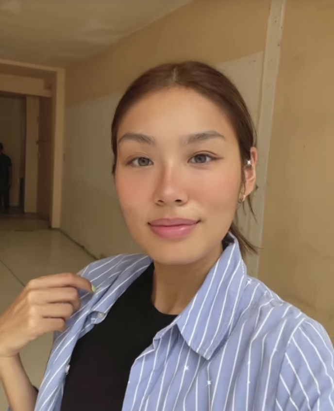 Á hậu Lê Thảo Nhi sở hữu sống mũi cao cùng đôi mắt hai mí khá to giúp nhan sắc người đẹp trông khá "Tây" và cuốn hút.