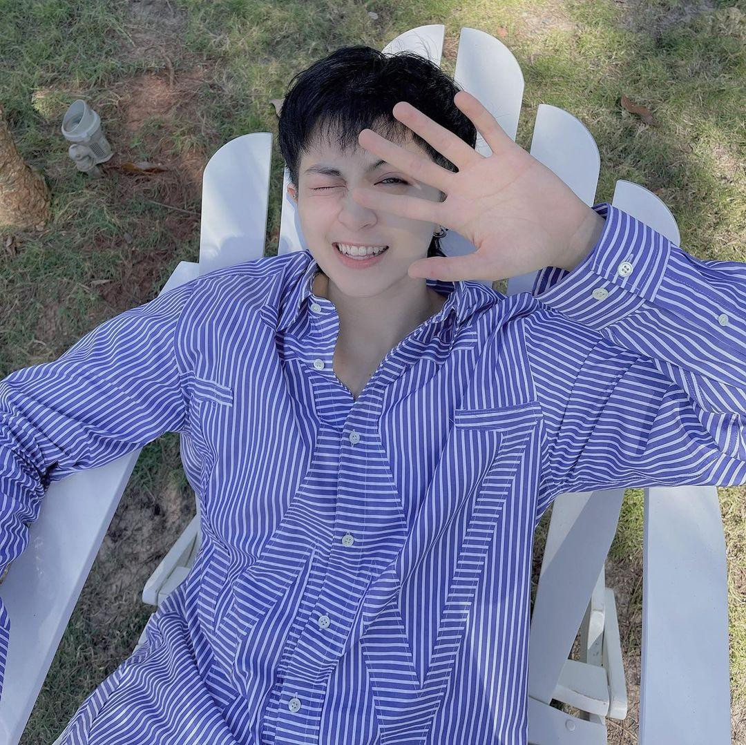 Nụ cười tỏa nắng "đốn tim" người hâm mộ. Nụ cười tỏa nắng "đốn tim" người hâm mộ.