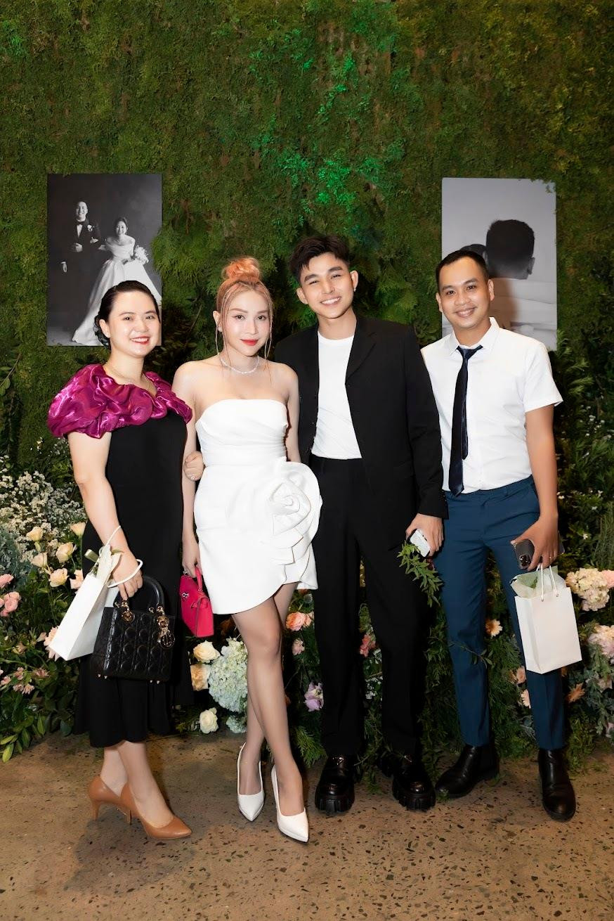 Jun Phạm đã có mặt tại TP.HCM để kịp tham dự hôn lễ của người bạn thân.