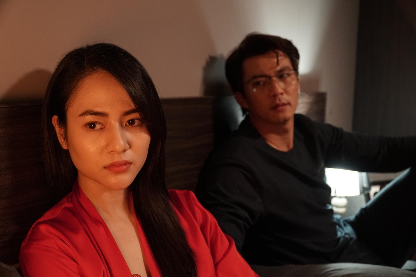 Hà Việt Dũng và Việt Hoa trong phim đang chiếu Anh Có Phải Đàn Ông Không?