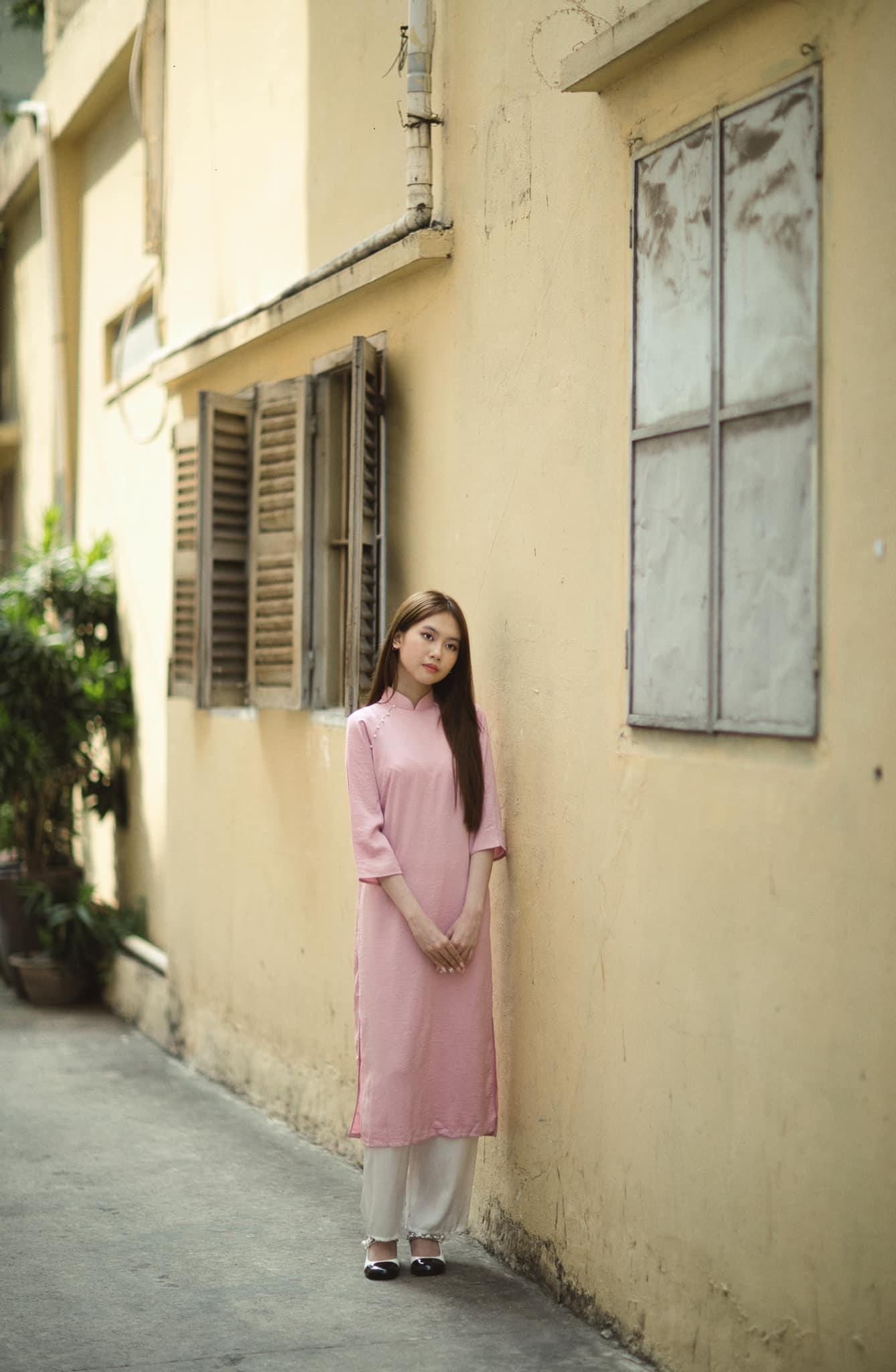 Ở tuổi 18, Bảo An ngày càng ra dáng một thiếu nữ dịu dàng và nữ tính hơn. Ở tuổi 18, Bảo An ngày càng ra dáng một thiếu nữ dịu dàng và nữ tính hơn.