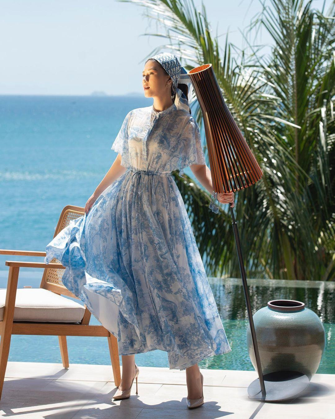 Mới đây, nữ diễn viên đã có mặt tại Nha Trang để nghỉ dưỡng và du lịch.