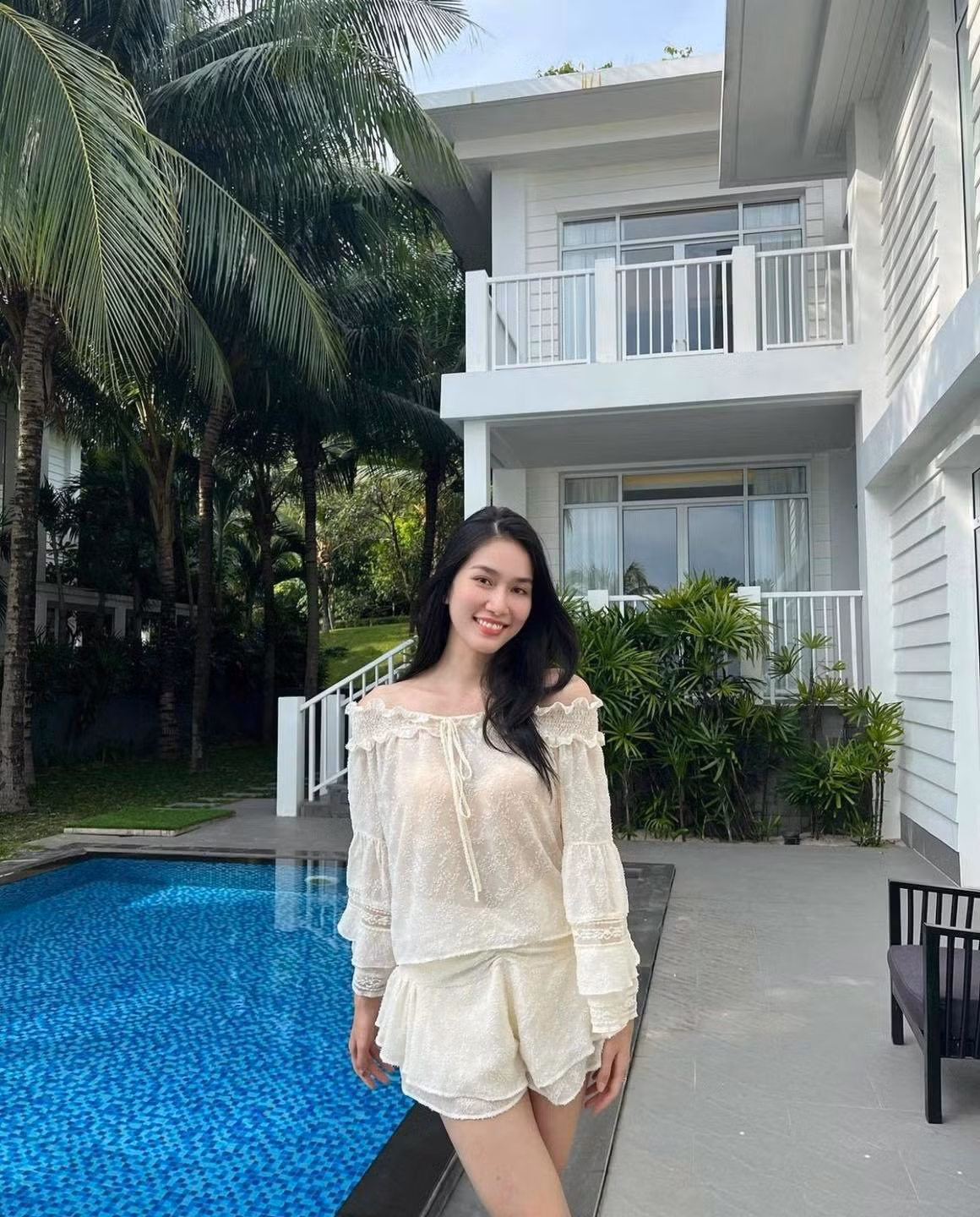 Dù để mặt mộc và diện một set đồ đơn giản, Phương Anh vẫn khiến fan dành nhiều lời khen.